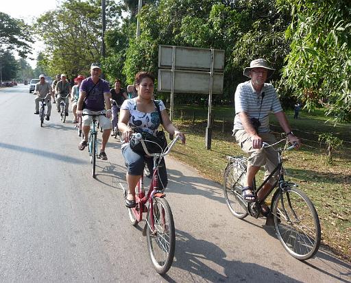 0379- fietsen Sukhothai Historical Park.jpg
